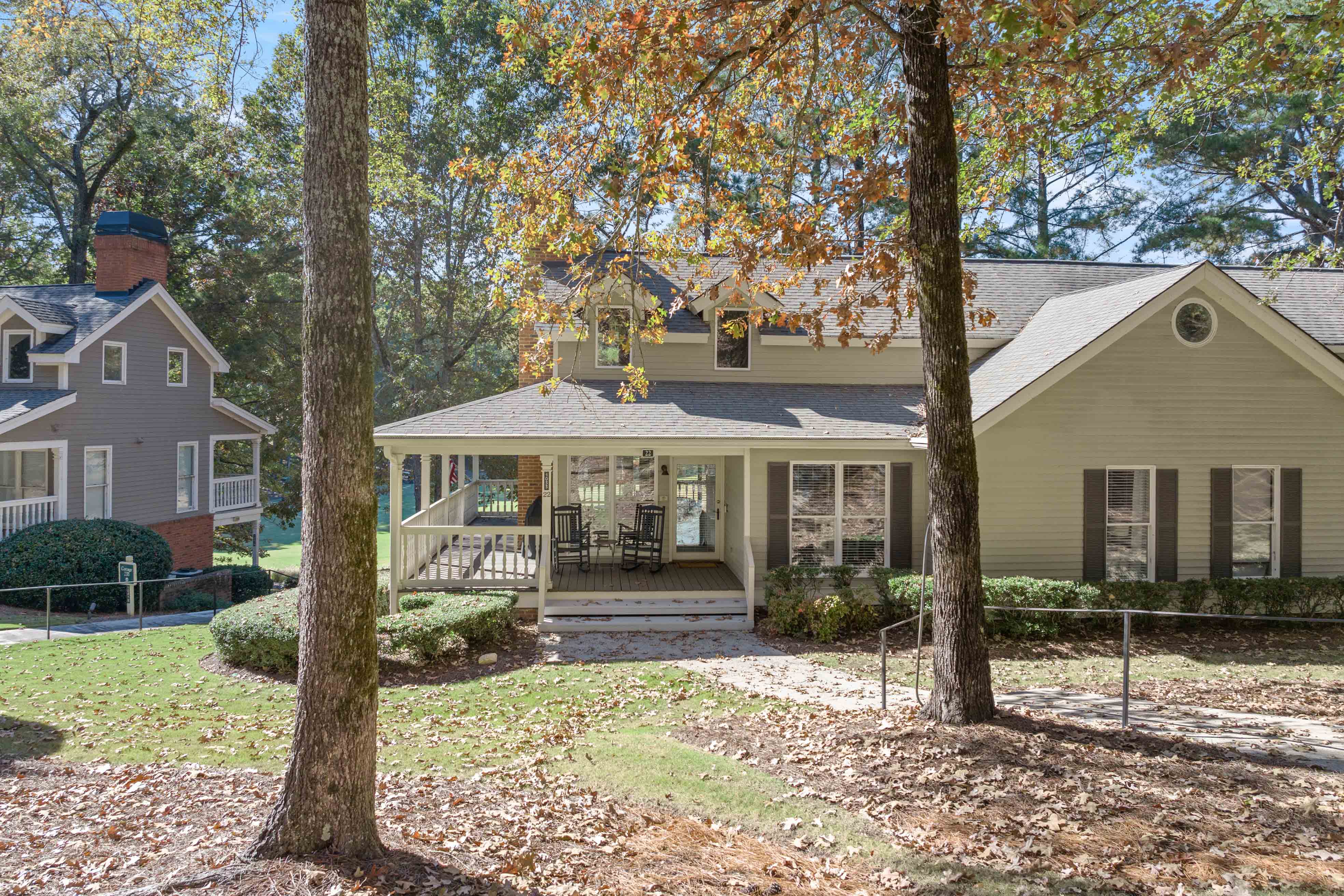 1033 Clubhouse Lane image 3